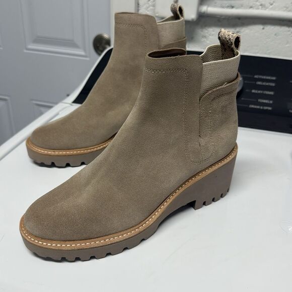 Women's Tan Ankle Boots - BRAND NEW Dolce Vita Soze 8.5 Booties - Picture 2 of 6